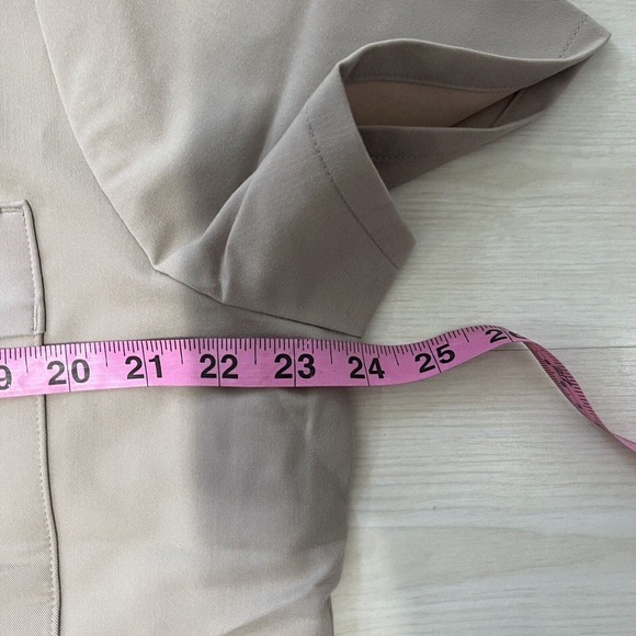 NEW Figs Technical Collection Top Women XXL 2X Classic Cargo Top Beige Boulder - Picture 8 of 12